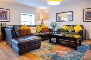 Inverness City Suites – Luxury Serviced Apartments